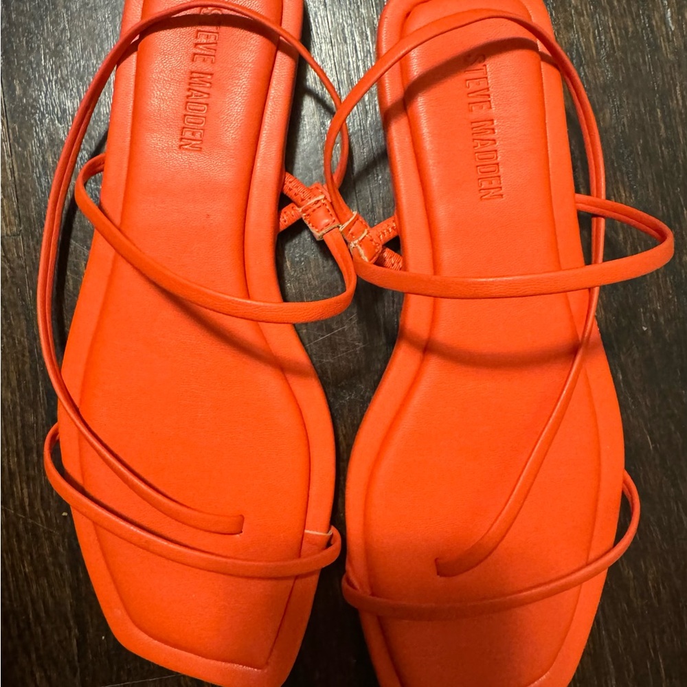 Steve Madden Women's LYNLEY Red Strappy Square Toe Sandals